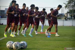 psm-makassar-tingkatkan-kualitas-lapangan-latihan-stadion-kalegowa