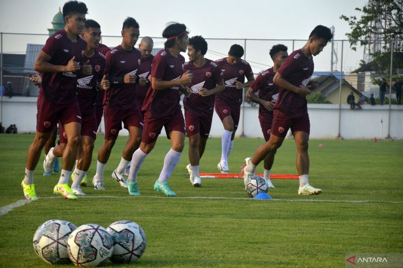 psm-makassar-tingkatkan-kualitas-lapangan-latihan-stadion-kalegowa