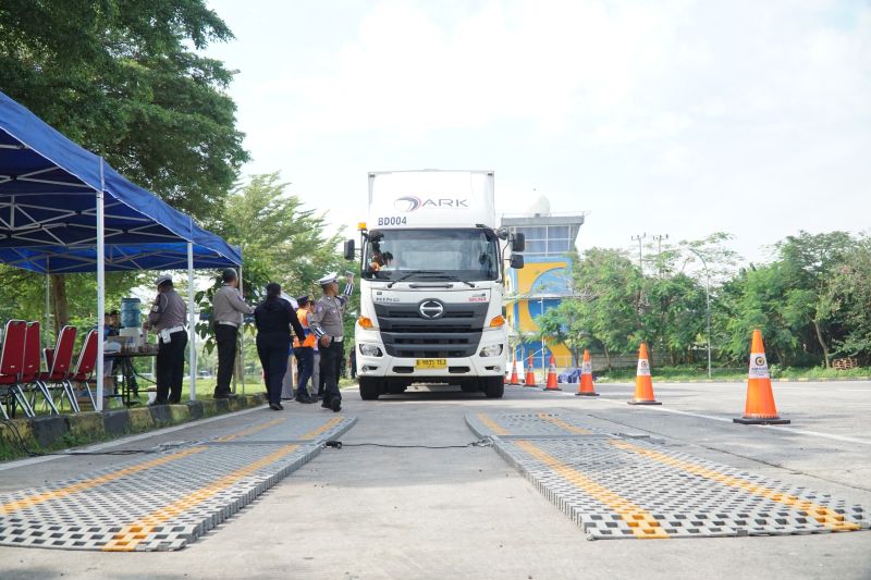 puluhan-kendaraan-odol-terjaring-razia-di-tol-cipularang