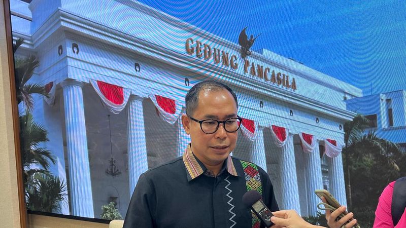 puluhan-wni-peziarah-jemaah-haji-tertahan-di-iran-dan-israel-imbas-peperangan