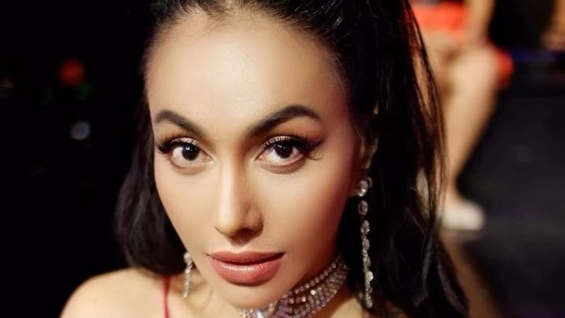 reaksi-aisha-saat-tahu-denada-operasi-hidung