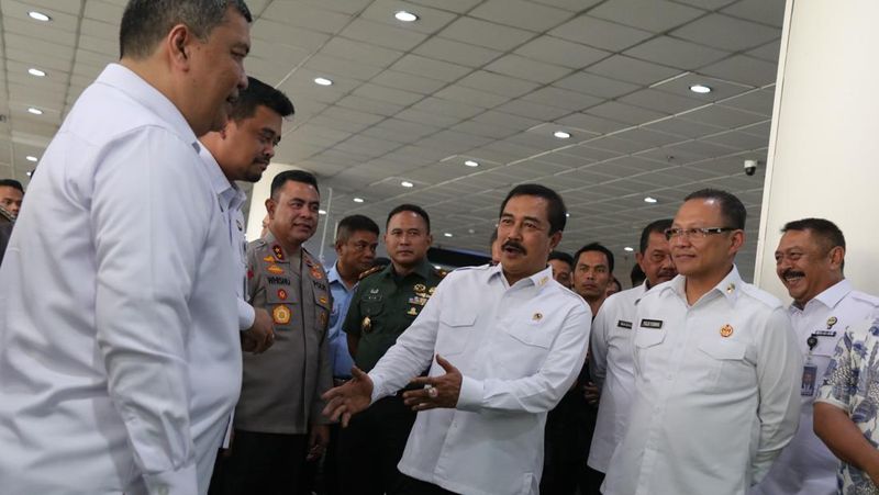 resmikan-30-autogate-di-bandara-kualanamu-untuk-tingkatkan-layanan-imigrasi