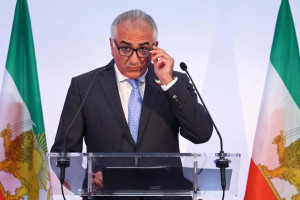reza-pahlavi-siap-ambil-alih-kekuasaan-iran-dari-khamenei