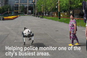 robot-polisi-patroli-di-chengdu-tingkatkan-keamanan-kota