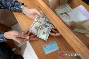 rupiah-diprediksi-konsolidasi-di-kisaran-rp16-200-usd
