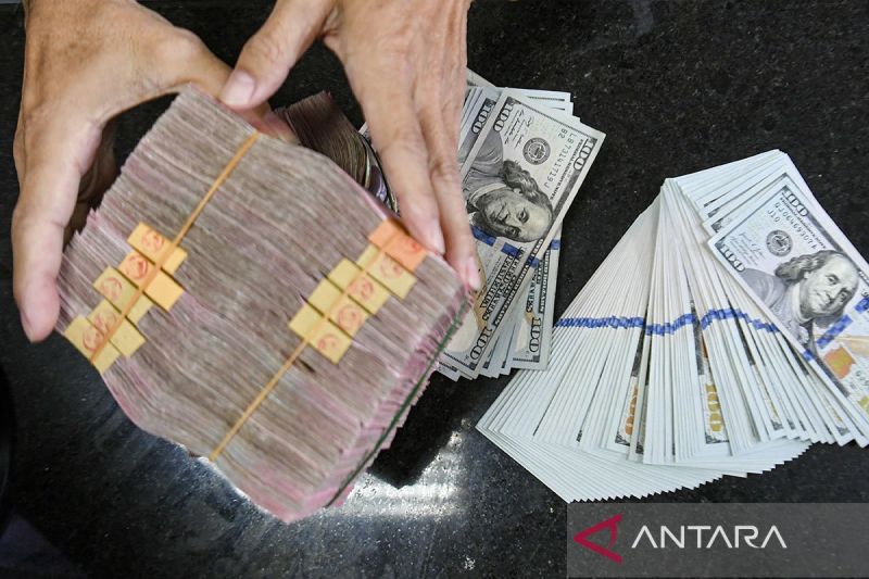 rupiah-menguat-ke-rp16-290-per-dolar-as-pagi-ini