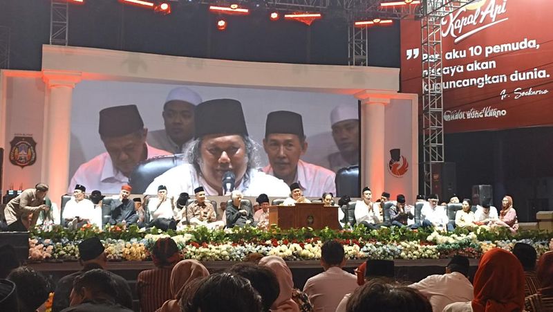 said-abdullah-dan-ganjar-puji-meriahnya-acara-haul-ke-55-bung-karno-di-blitar