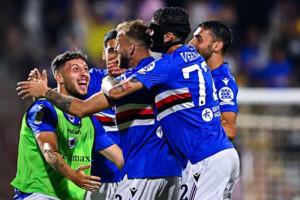 sampdoria-lolos-dari-degradasi-usai-ricuh-play-off-salernitana