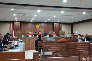 sekuriti-pengadilan-ungkap-kode-transferan-duit-pengacara-ronald-tannur