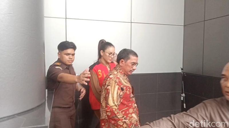 sidang-wanprestasi-nikita-mirzani-vs-reza-gladys-ditunda-lagi