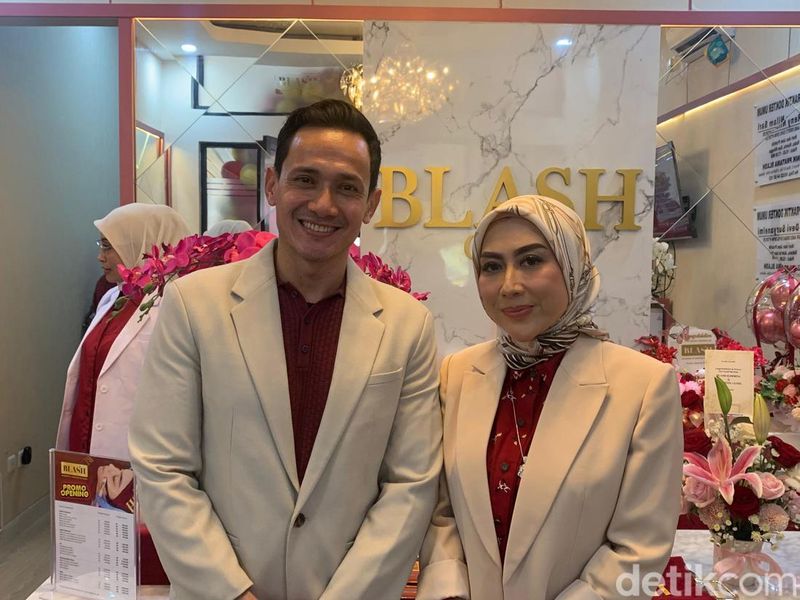 sigit-antonio-pangeran-ular-resmi-buka-klinik-kecantikan-terjangkau