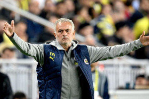 skandal-disiplin-di-liga-turki-jose-mourinho-diancam-komite-disiplin-tff