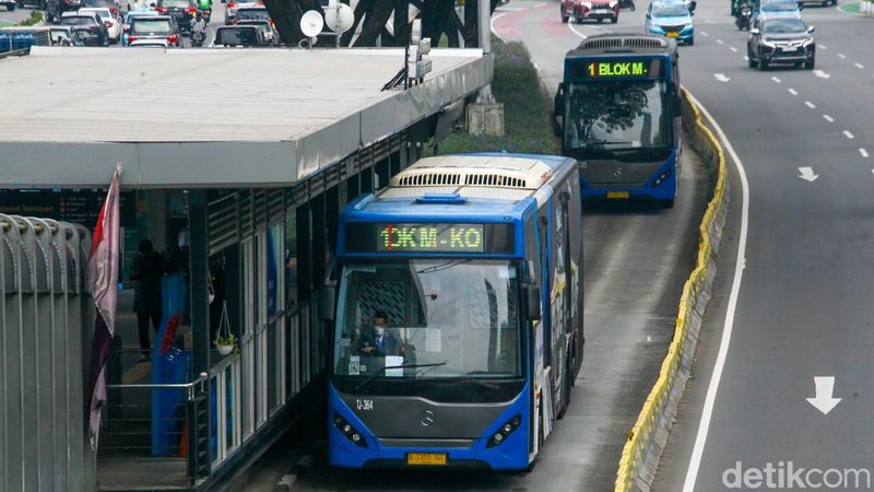strategi-mudik-sehat-dan-aman-dengan-transjakarta-mrt-di-hari-jadi-jakarta