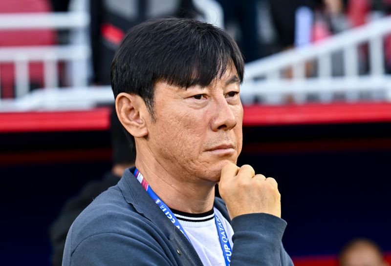 suporter-timnas-china-tolak-shin-tae-yong