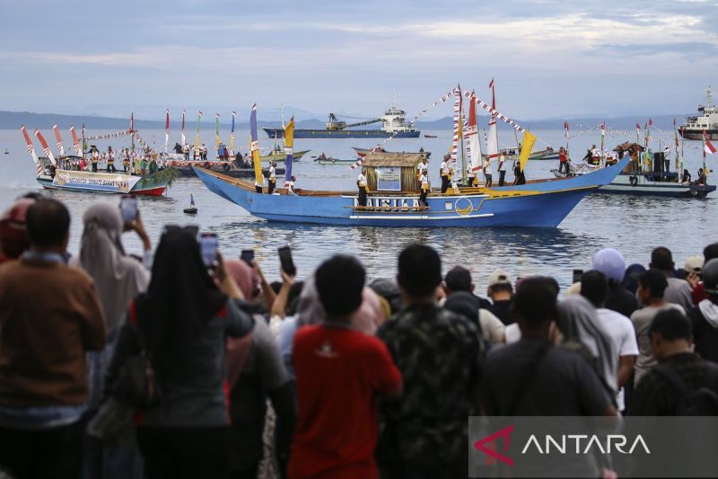 tarian-soya-soya-memeriahkan-festival-kora-kora-2025-di-ternate