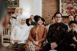 tidak-hadirkan-suami-ikke-nurjanah-beri-penjelasan-soal-lamaran-siti-adira-kania