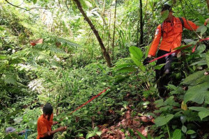 tim-sar-melanjutkan-pencarian-kakek-hilang-di-gunung-salak-dengan-drone-dan-penyisiran-sungai