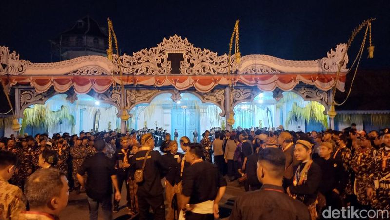 tradisi-malam-1-suro-sambut-tahun-baru-penanggalan-jawa-2025