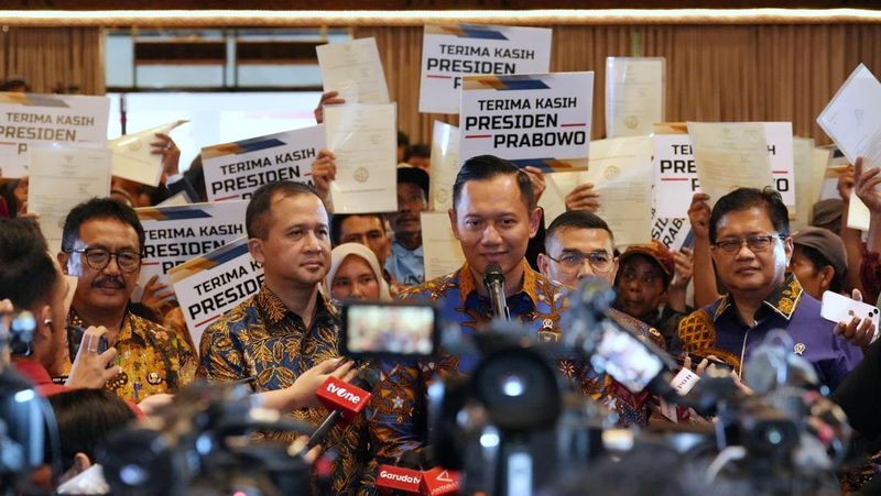 transmigran-sukabumi-raih-1-120-shm-setelah-24-tahun-penantian