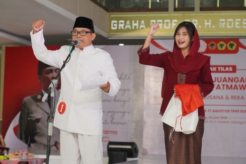 untag-surabaya-gelar-napak-tilas-perjuangan-bung-karno-fatmawati