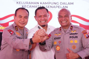 wali-kota-pekanbaru-apresiasi-inisiatif-kampung-bebas-narkoba-di-senapelan
