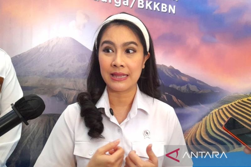 wamen-isyana-tegaskan-pentingnya-pemahaman-komunikasi-anak-di-media-sosial