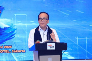 wamenaker-dorong-hubungan-industrial-harmonis-di-pelabuhan