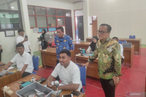 wamenaker-minta-bpvp-kendari-beri-pelatihan-warga-pelatihan-mengelas