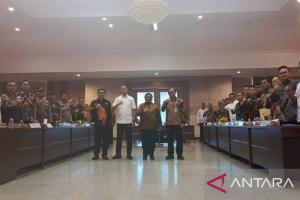 wamendagri-tegaskan-pj-kepala-daerah-wajib-awasi-netralitas-asn