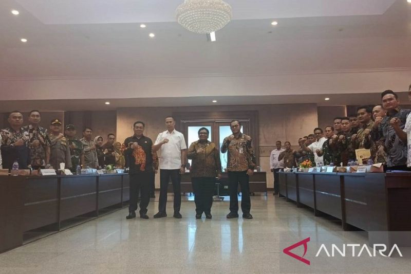 wamendagri-tegaskan-pj-kepala-daerah-wajib-awasi-netralitas-asn