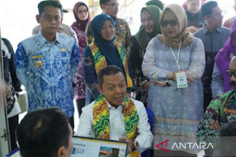wamendik-dasmen-tinjau-langsung-spmb-smp-sma-di-banjarmasin