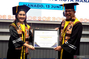 wamendukbangga-beri-penghargaan-kepada-kota-manado-atas-program-sidaya