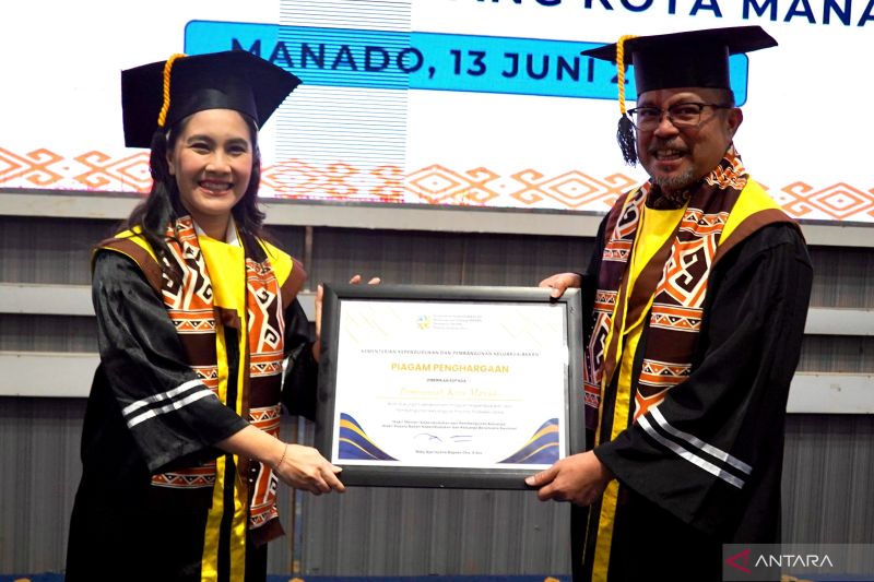 wamendukbangga-beri-penghargaan-kepada-kota-manado-atas-program-sidaya