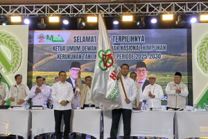 wamentan-sudaryono-resmi-jadi-ketua-umum-hkti-2025-2030