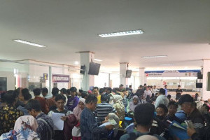 warga-banten-desak-perpanjangan-pemutihan-pajak-kendaraan-dan-penambahan-petugas