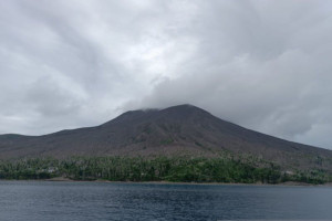 warga-diminta-tidak-beraktivitas-di-radius-bahaya-gunung-ruang-sulut