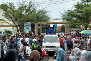 warga-protes-hasil-seleksi-spmb-sman-3-cikarang-utara