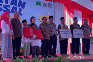 warga-rw-07-kelapa-gading-gelar-bakti-sosial-dan-umrah