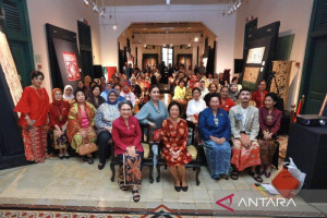wastra-tradisional-indonesia-dan-china-tampilkan-akulturasi-budaya