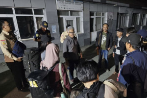 wni-dievakuasi-dari-iran-menuju-indonesia-kemlu-pastikan-keamanan-terjamin
