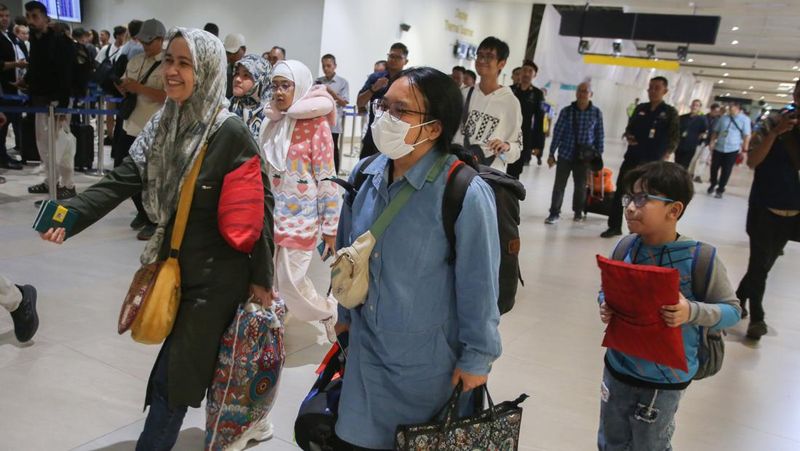 wni-evakuasi-dari-iran-sambut-rasa-syukur-dan-harapan-stabilitas