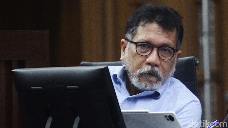 zarof-ricar-bantah-terima-dana-rp-5-miliar-untuk-kasasi-ronald-tannur