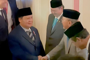 zulhas-dan-menteri-kabinet-merah-putih-sambut-prabowo-di-rusia